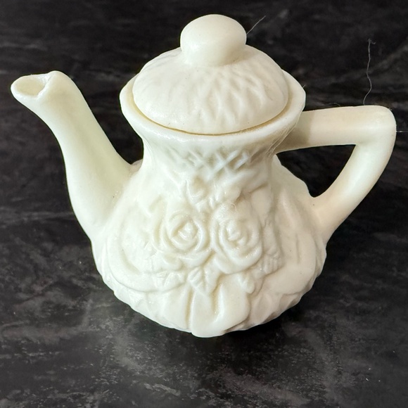 FLORAL FANTASY Eight Piece Miniature Tea Set - Picture 9 of 16